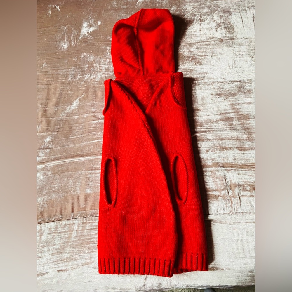 Authentic Gucci Red Girls' Knit Hooded Poncho 8 - Picture 10 of 14